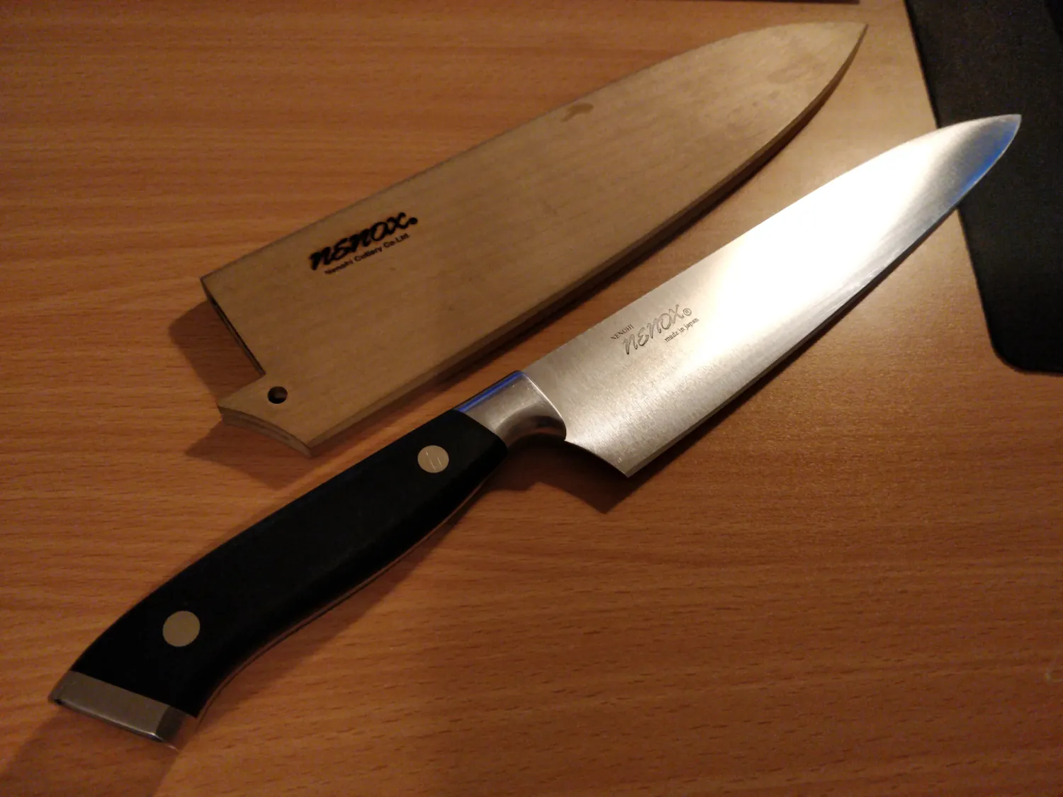 Nenox Japanese chef knife